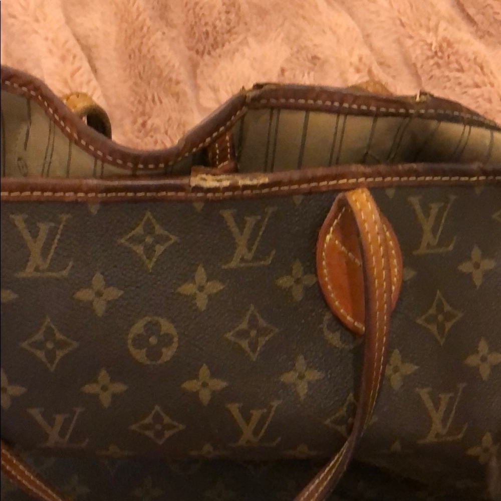 Louis Vuitton Neverfull MM - Picture 8 of 8